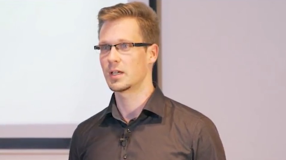 Using the Flux pattern in combination with Relay on a charting use-case